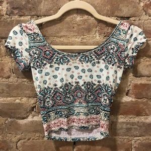 La Hearts Patterned Crop Top